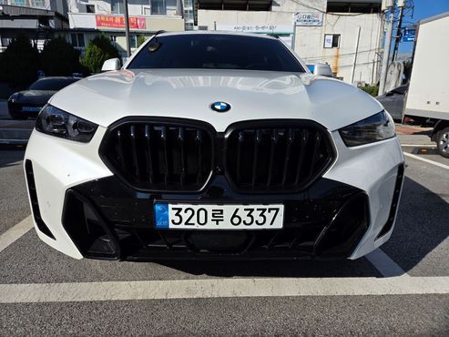 BMW X6 xDrive40d M Sport Online Exclusive — пробег 4 300 км — фото 2 из 5
