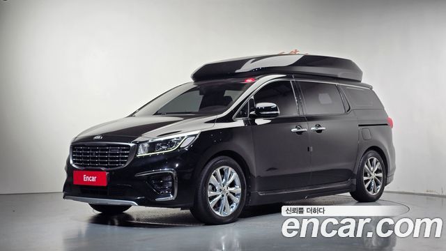 Kia Carnival 9-Seater Hi-Limousine Noblesse Special — пробег 121 220 км — фото 1 из 5