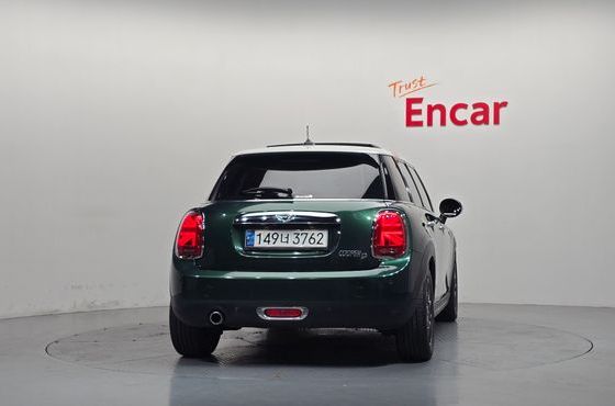 Mini Cooper 5Door HIGH 3rd — пробег 108 837 км — фото 4 из 5
