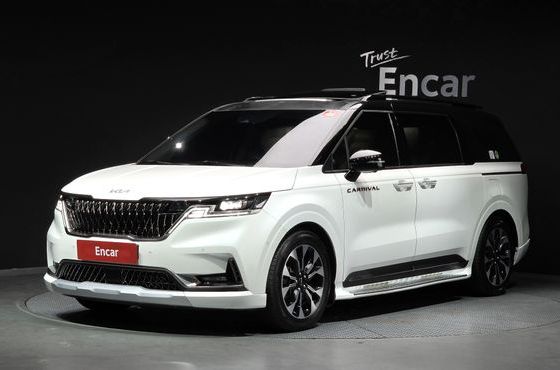 Kia Carnival Gasoline 7-Seater Signature — пробег 45 950 км — фото 1 из 5
