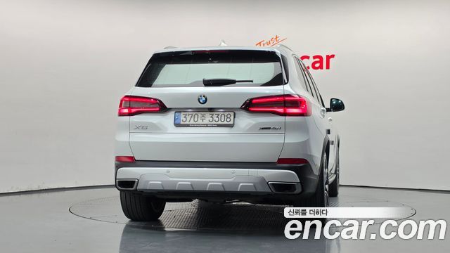 BMW X5 xDrive 40i xLine — пробег 69 513 км — фото 4 из 5