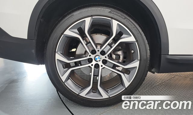 BMW X5 xDrive 40i xLine — пробег 69 513 км — фото 5 из 5