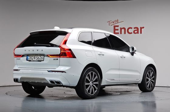 Volvo XC60 B5 Inscription — пробег 63 734 км — фото 2 из 5