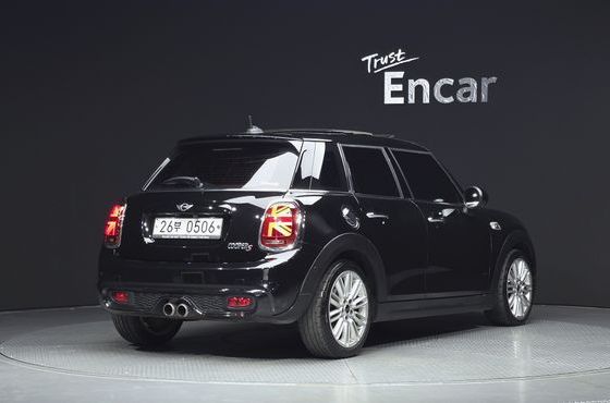 Mini Cooper 5Door Standard 3rd — пробег 80 937 км — фото 2 из 5