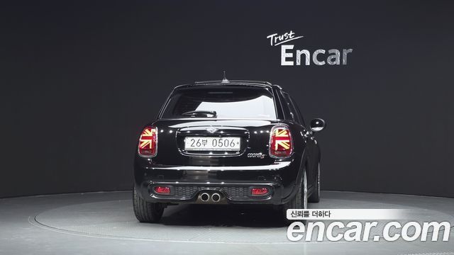 Mini Cooper 5Door Standard 3rd — пробег 80 937 км — фото 4 из 5