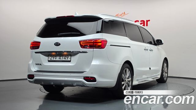 Kia Carnival 9-Seater Noblesse Special — пробег 82 345 км — фото 2 из 5