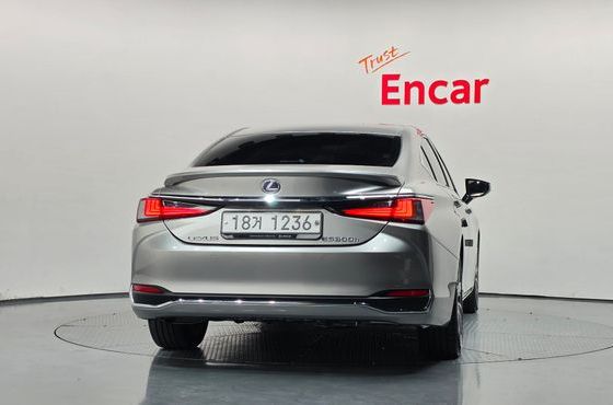 Lexus ES Luxury — пробег 69 299 км — фото 4 из 5