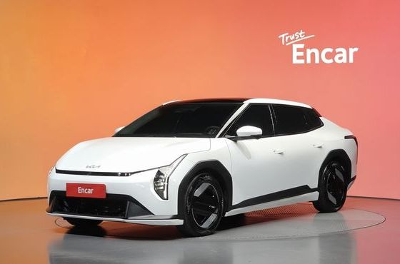 Kia EV4 Long Range 2WD Earth — пробег 29 452 км — фото 1 из 5