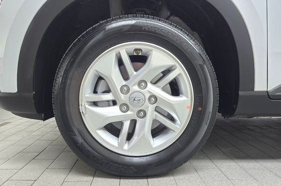 Hyundai Venue 1,6 Premium — пробег 5 178 км — фото 5 из 5