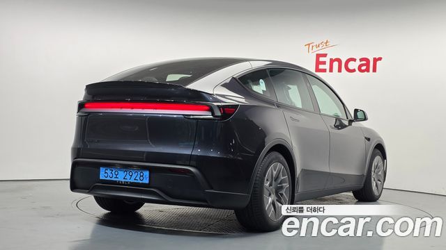 Tesla Model Y L Long Range AWD — пробег 141 км — фото 2 из 5