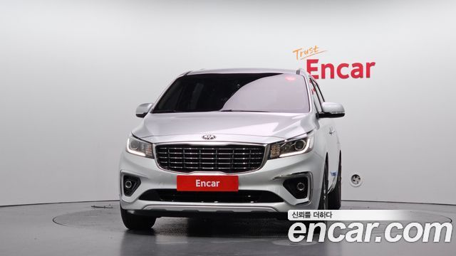 Kia Carnival 9-Seater Luxury — пробег 46 746 км — фото 3 из 5