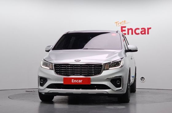 Kia Carnival 9-Seater Luxury — пробег 46 746 км — фото 3 из 5
