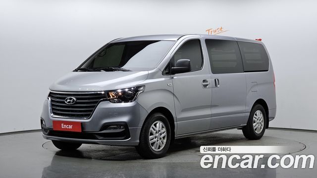 Hyundai Starex Van 3-Seater Smart — пробег 124 615 км — фото 1 из 5