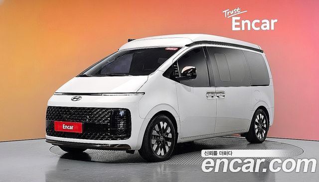 Hyundai Staria 4WD Camper Prestige Camper 11Seater — пробег 18 455 км — фото 1 из 5