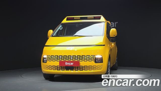 Hyundai Staria L3.5  Kinder Safety Car 11-Seater — пробег 6 759 км — фото 3 из 5