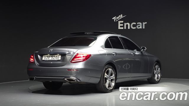 Mercedes-Benz E-Class из Кореи Encar