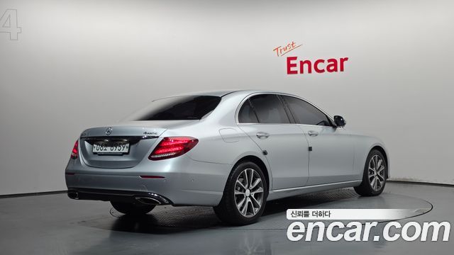 Mercedes-Benz E-Class из Кореи Encar