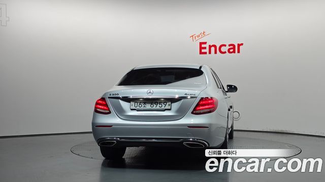 Mercedes-Benz E-Class из Кореи Encar