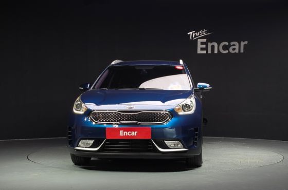 Kia Niro Prestige — пробег 96 428 км — фото 3 из 5