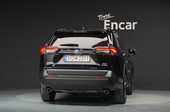 Toyota RAV4 2.5 2WD Hybrid — пробег 55 231 км — фото 4 из 5