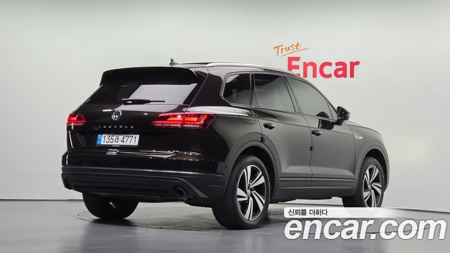 Volkswagen Touareg 3.0 TDI Premium — пробег 172 275 км — фото 2 из 5