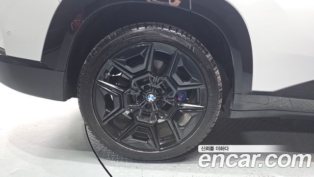 BMW XM 4.4 — пробег 20 921 км — фото 5 из 5