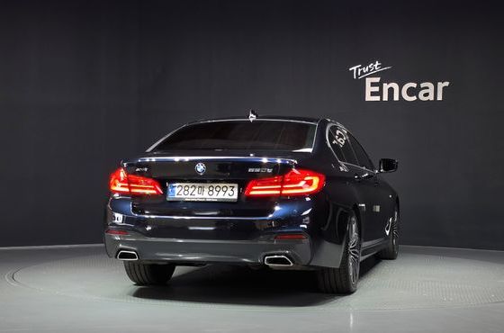 BMW 5-Series 520d xDrive M Sport Package Plus — пробег 130 949 км — фото 4 из 5