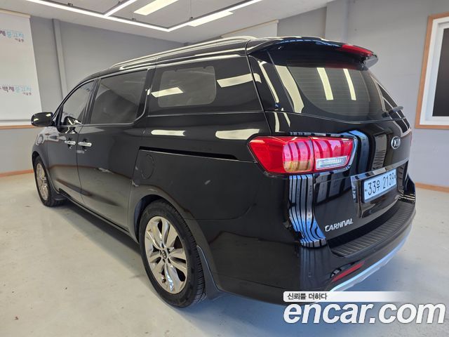 Kia Carnival 9-seater Noblesse — пробег 153 369 км — фото 3 из 5