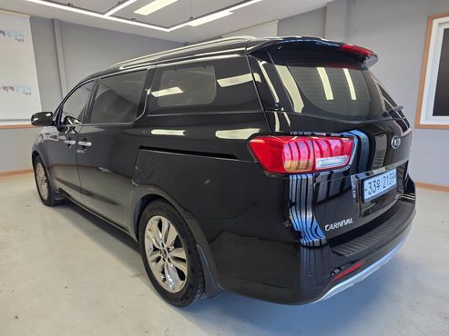 Kia Carnival 9-seater Noblesse — пробег 153 369 км — фото 3 из 5