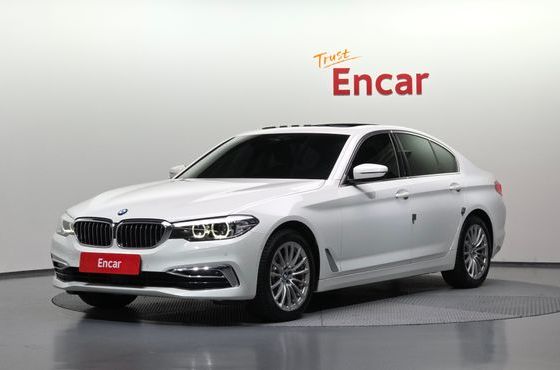 BMW 5-Series 520i Luxury — пробег 58 699 км — фото 1 из 5