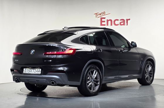 BMW X4 xDrive20i M Sport X — пробег 93 437 км — фото 2 из 5