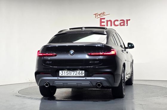 BMW X4 xDrive20i M Sport X — пробег 93 437 км — фото 4 из 5