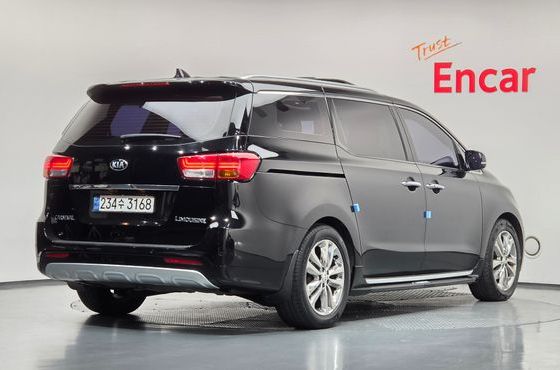 Kia Carnival Gasoline 7-seater Limousine President — пробег 135 415 км — фото 2 из 5