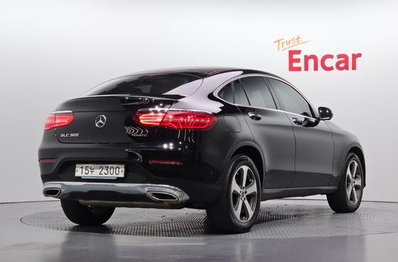 Mercedes-Benz GLC-Class GCL300 4MATIC Coupe — пробег 93 870 км — фото 2 из 5