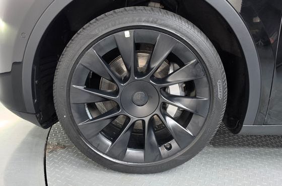 Tesla Model Y Long Range AWD — пробег 84 842 км — фото 5 из 5