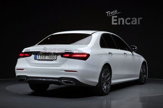 Mercedes-Benz E-Class E220d 4MATIC AMG Line — пробег 55 464 км — фото 2 из 5