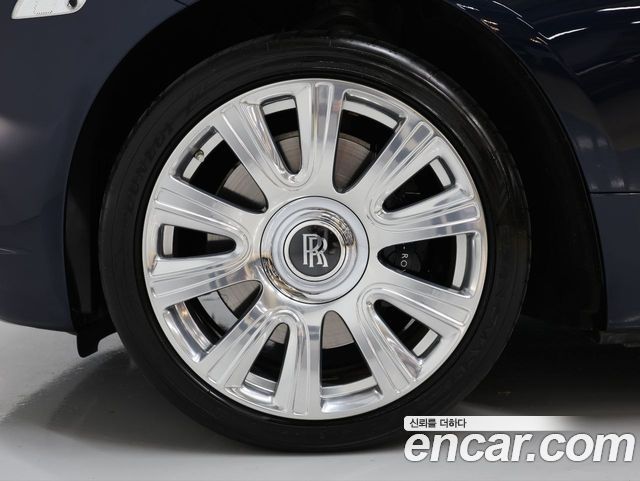 Rolls-Royce Dawn 6.6 V12 — пробег 26 600 км — фото 5 из 5