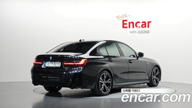 BMW 3-Series 320i M Sport — пробег 32 600 км — фото 2 из 5