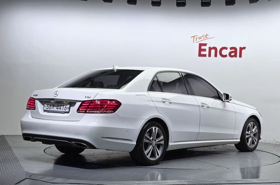 Mercedes-Benz E-Class E220 CDI Avantgarde — пробег 173 855 км — фото 2 из 5