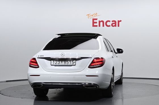 Mercedes-Benz E-Class E300 Avantgarde — пробег 107 707 км — фото 4 из 5