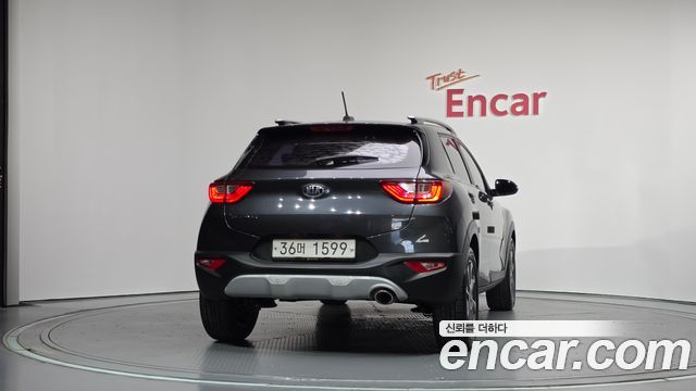 Kia Stonic из Кореи Encar