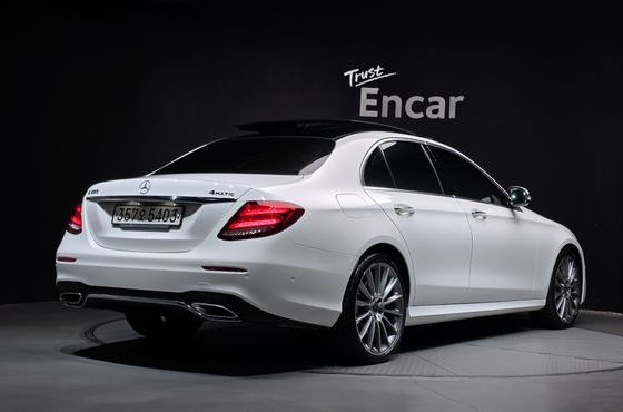 Mercedes-Benz E-Class E350 4MATIC AMG Line — пробег 55 140 км — фото 2 из 5