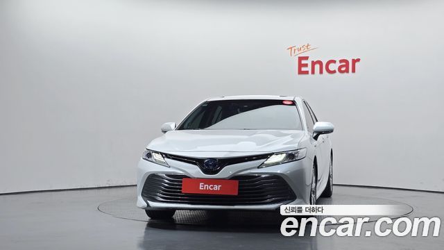 Toyota Camry 2.5 XLE Hybrid — пробег 64 056 км — фото 3 из 5