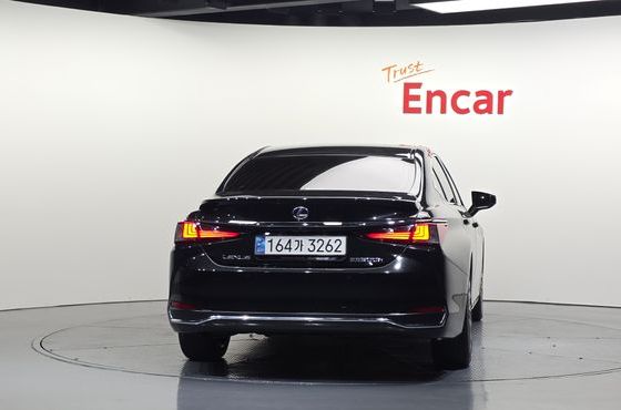 Lexus ES Executive — пробег 70 569 км — фото 4 из 5