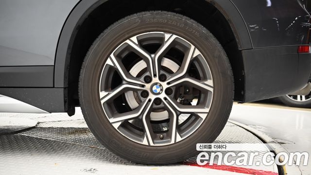 BMW X1 xDrive 20i xLine — пробег 52 302 км — фото 5 из 5