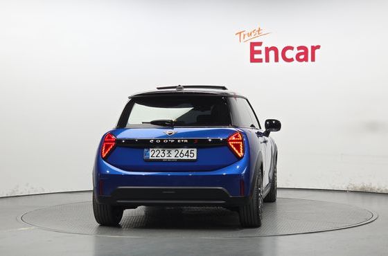 Mini Cooper Favoured — пробег 23 807 км — фото 4 из 5