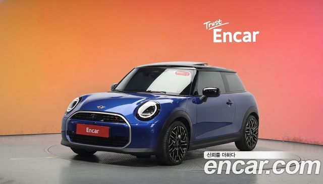 Mini Cooper Favoured — пробег 23 807 км — фото 1 из 5