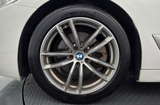 BMW 5-Series 520d xDrive M Sport Package Plus — пробег 197 655 км — фото 5 из 5