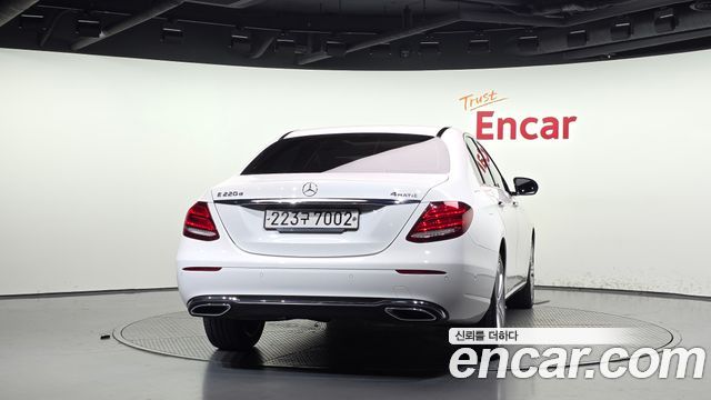 Mercedes-Benz E-Class из Кореи Encar