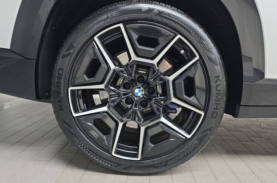 BMW XM 4.4 — пробег 23 506 км — фото 5 из 5